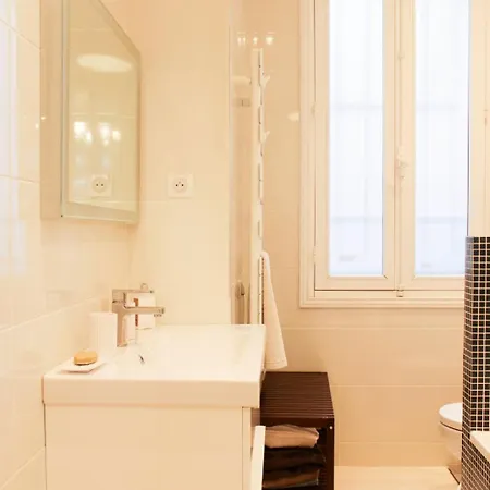 Spacious Haussmannian In 17th Appartamento Parigi