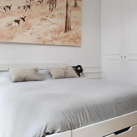 Spacious Haussmannian In 17th Appartamento