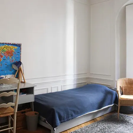 Spacious Haussmannian In 17th Appartamento