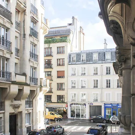 Spacious Haussmannian In 17th